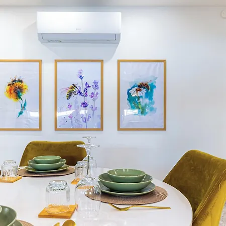 Апартаменты Modern Maisonette In Swieqi - 2 Bedrooms *